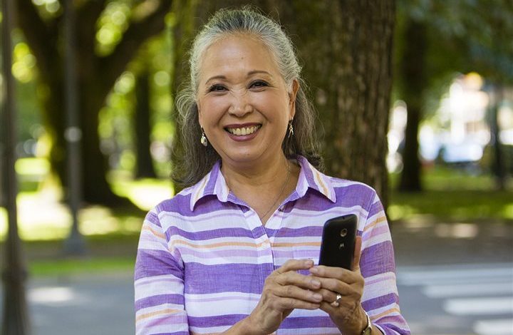 senior woman with cellphone